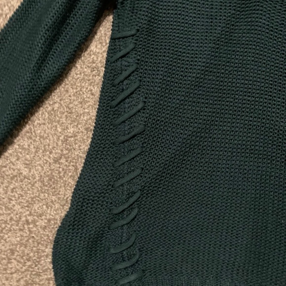 Francesca’s Harper Collection Dark Green Sweater - Picture 3 of 4